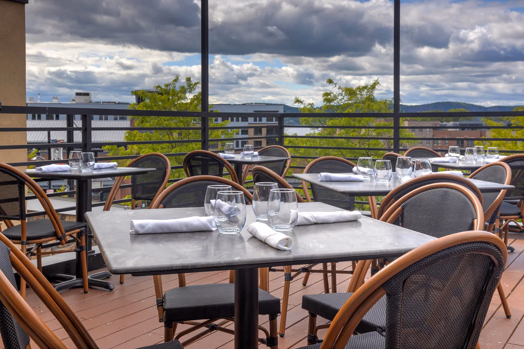 Rooftop dining with Hudson River views